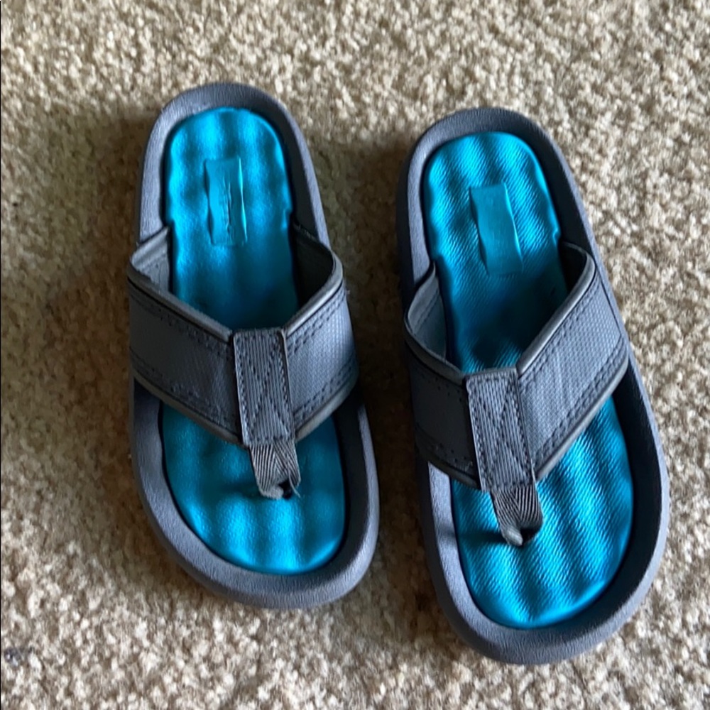 Kids flip flops